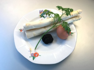 ingredients of White Asparagus with Summer Truffle