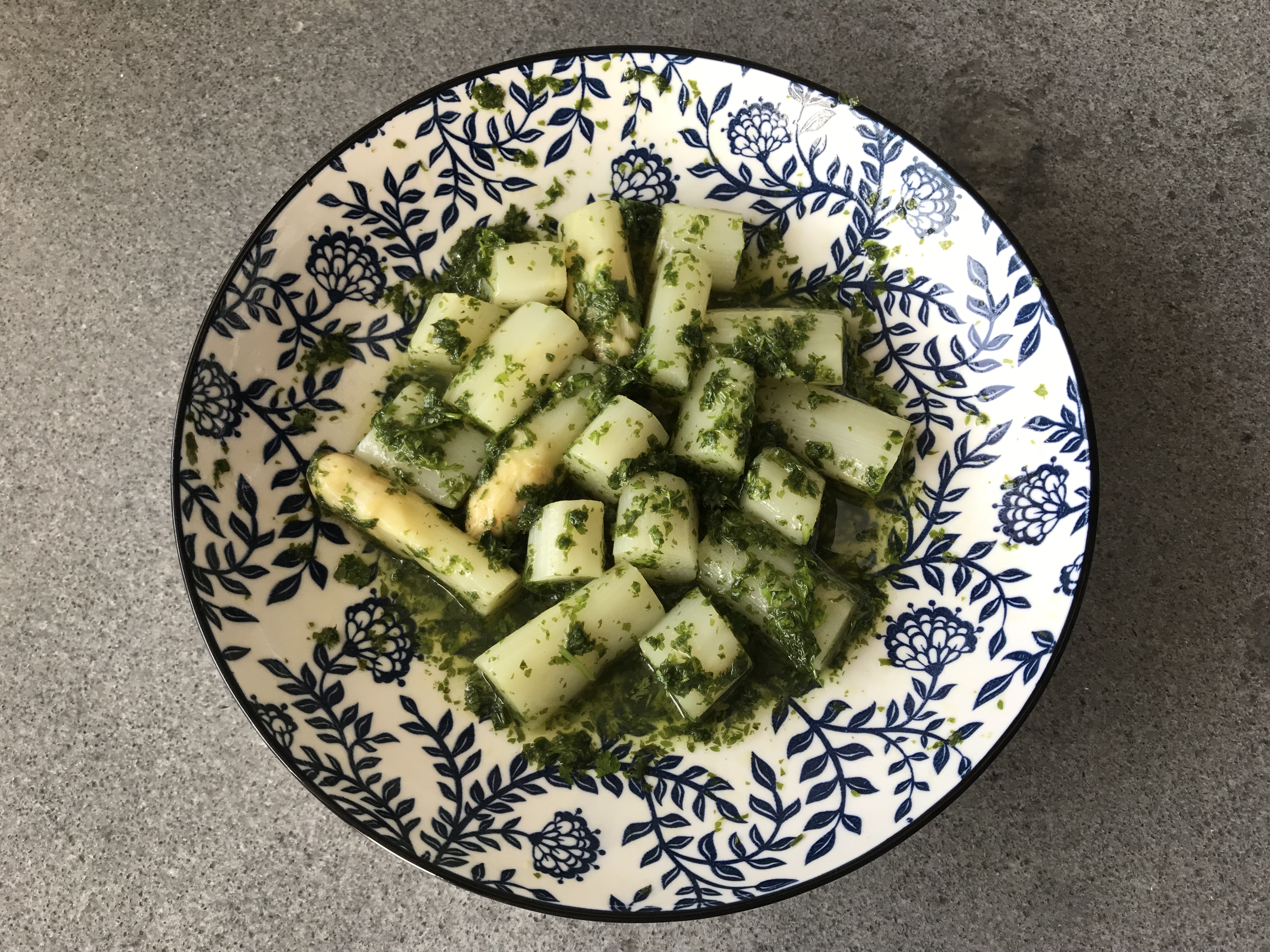 Salad of White Asparagus and Chervil © cadwu