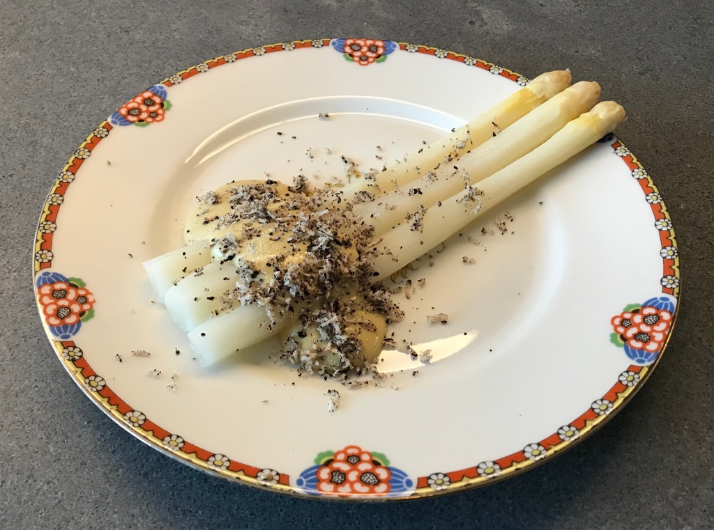 White Asparagus with Sauce Périgueux à la Kimizu ©cadwu